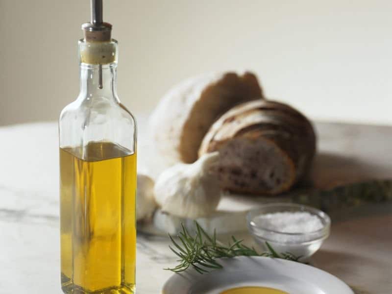 Risk of CV Events Down With Med Diet Plus Olive Oil, Nuts