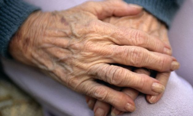 Elderly-Onset Rheumatoid Arthritis Ups Bone Erosion Risk