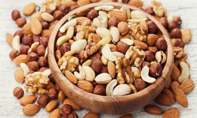 Nut Consumption Tied to Less Annual Weight Gain, Obesity