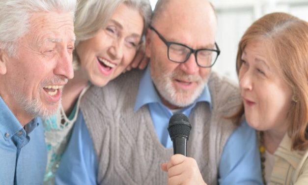 More Social Contact at Age 60 Linked to Lower Dementia Risk