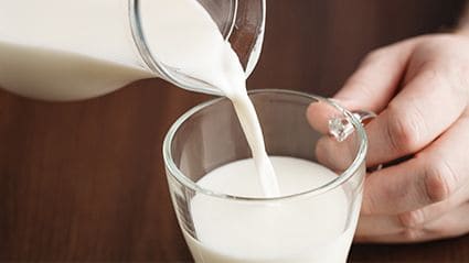 Cow’s Milk Intake While Breastfeeding May Cut Child Food Allergies
