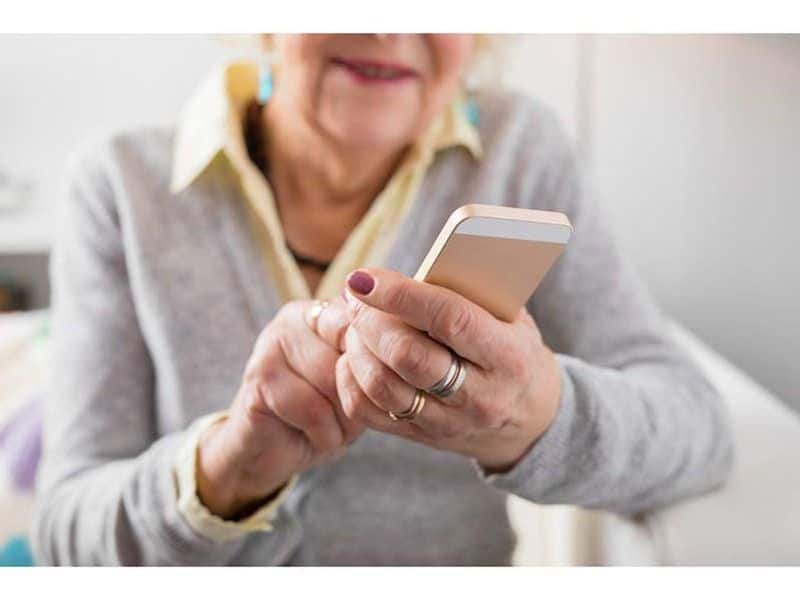 Device Apps Aid Memory in Older Adults With Impaired Cognition