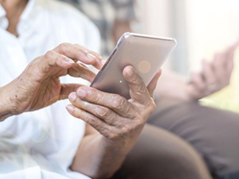 Poll: Health App Use Low Among Older Adults