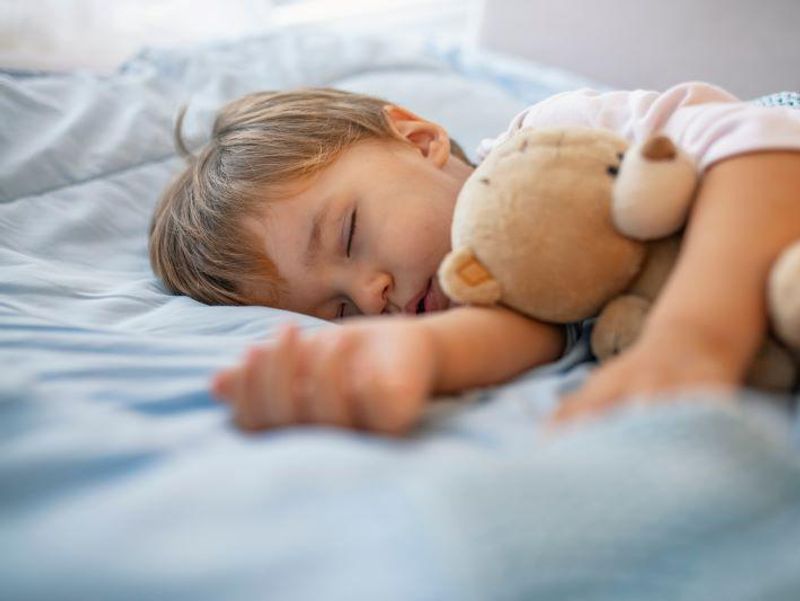 Regularly Sleeping 10+ Hours Eases Transition to Kindergarten