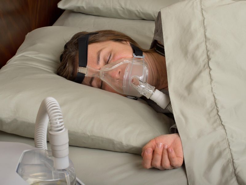 Sleep Apnea Treatment Cuts Nighttime Heartburn, Respiratory Symptoms