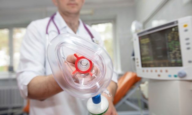 Amikacin prevents ventilator-associated pneumonia in mechanically ventilated patients
