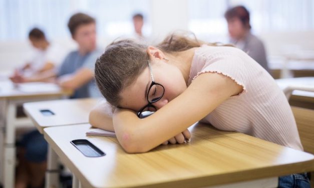 Late Bedtime, Irregular Sleep Tied to Academic Problems in Teens