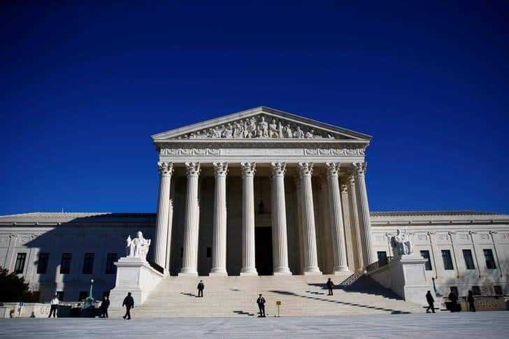 U.S. high court throws out immigrant teen abortion ruling