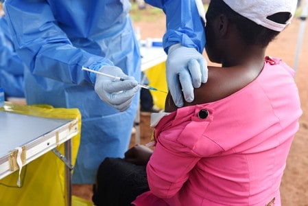 Uganda begins Ebola vaccinations amid Congo transmission fears