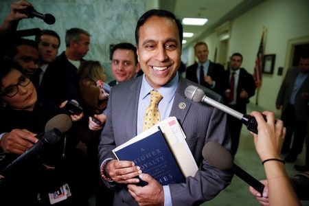 Democrat lawmaker introduces bill to cap nicotine content in vapes