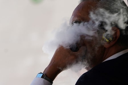 U.S. vaping-related deaths rise to 47, cases of illness to 2,290