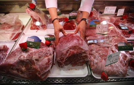 Eating lots of meat tied to higher risk of liver disease