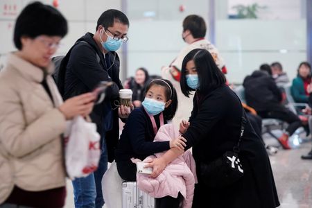Cathay to let crew wear masks on all flights due to new coronavirus