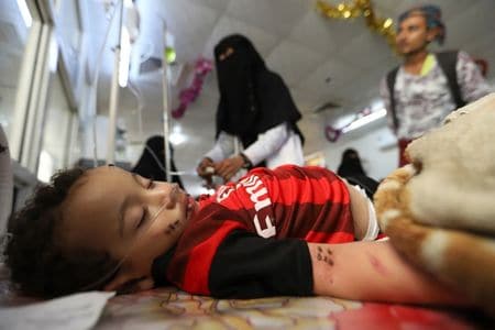 Yemen’s frontline port struggles to fight deadly fever