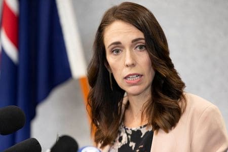 New Zealand says everyone entering country must self-isolate to contain coronavirus