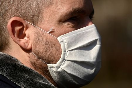 Slovaks get facemasks, coronavirus tests from China to replenish supplies