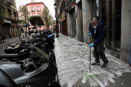 Spain’s coronavirus death toll adds 462 overnight – health ministry