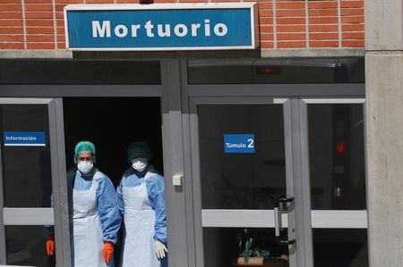 Spain extends coronavirus lockdown, in ‘war’ to buy medical supplies