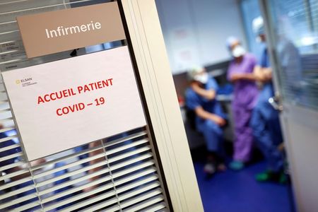 French coronavirus deaths top 19,000, though increase slows