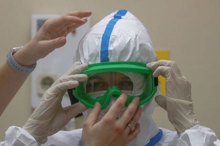 Moscow, in U-turn, to assume all pneumonia patients may have coronavirus