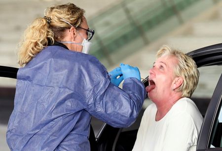 Dutch coronavirus cases rise by 708 to 34,842: health authorities